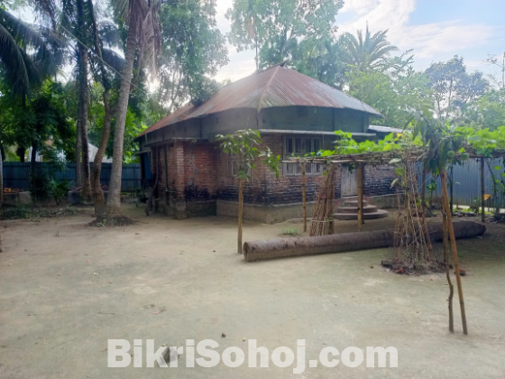 লাহুড়িয়া বাজার-স্কুল সংলগ্ন বাড়িসহ ৩০ শতাংশ জমি বিক্রয়